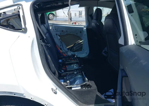 2023 Tesla Model Y Awd/Long Range Dual Motor All-Wheel Drive from USA, damaged, VIN 7SAYGDEE1PA137728